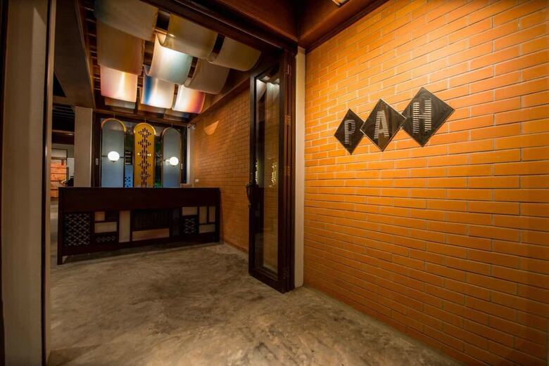 Pah Hotel
