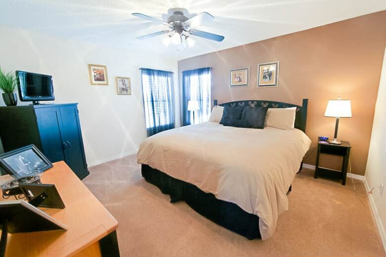 7br 4.5ba Home In Emerald Island Resort By Cv-2767