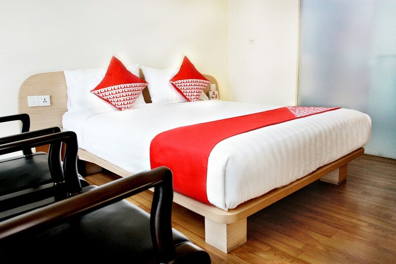 Capital O Business Hotel