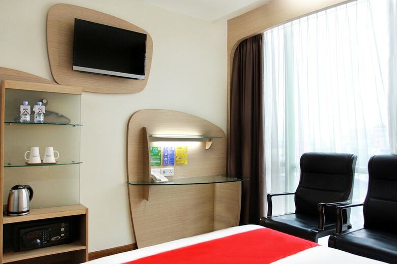 Capital O Business Hotel