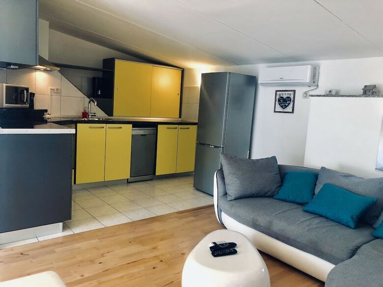 Apartments Mariani - Near Split Riva