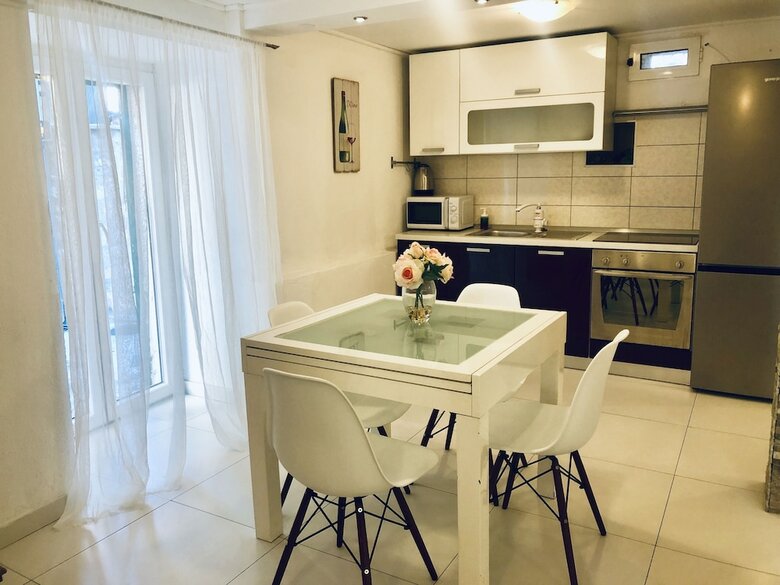 Apartments Mariani - Near Split Riva