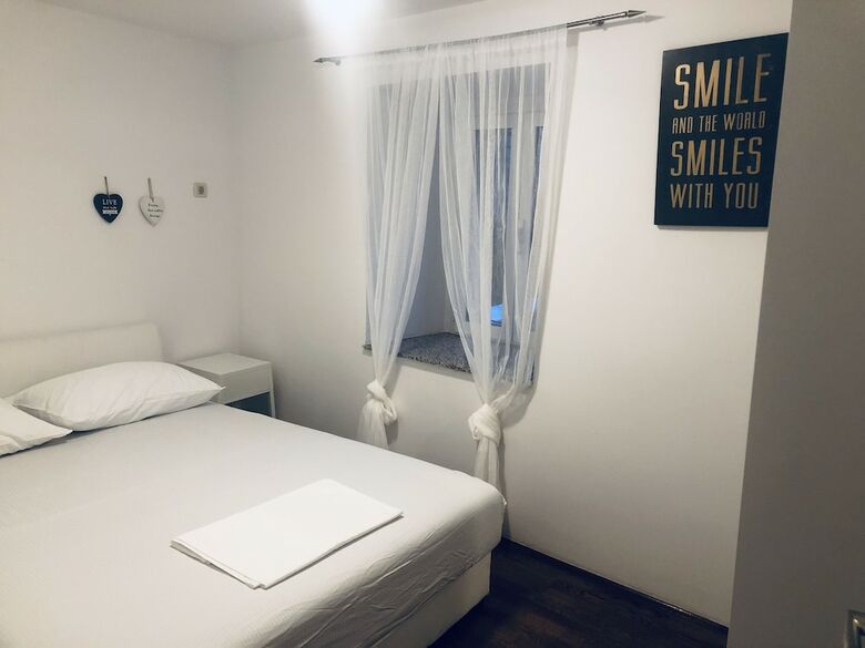 Apartments Mariani - Near Split Riva