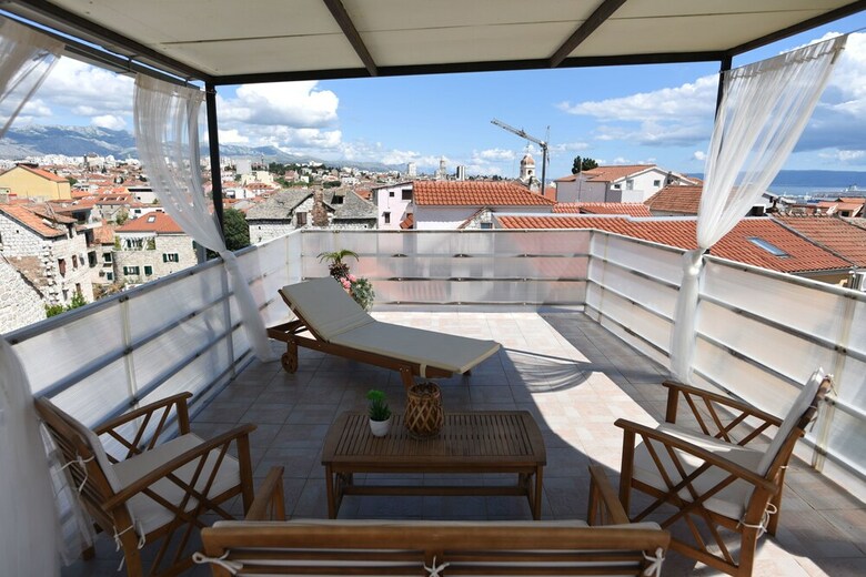 Apartments Mariani - Near Split Riva