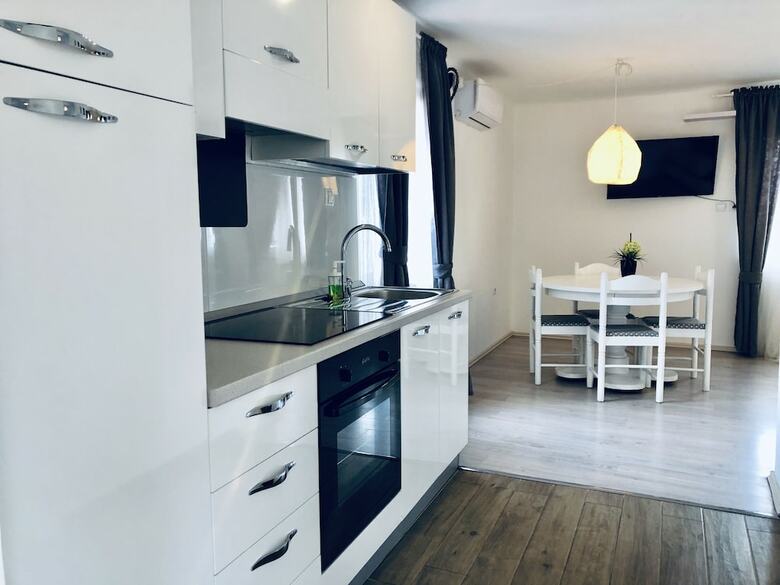 Apartments Mariani - Near Split Riva