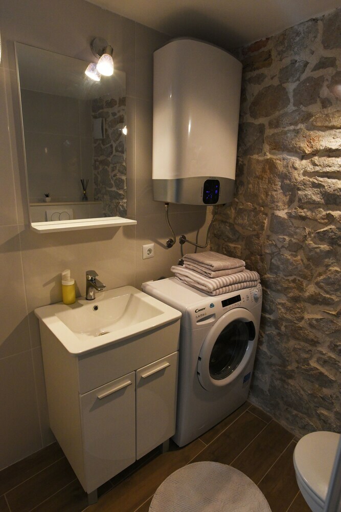 Apartments Mariani - Near Split Riva