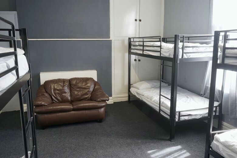 Hostal The George Backpackers