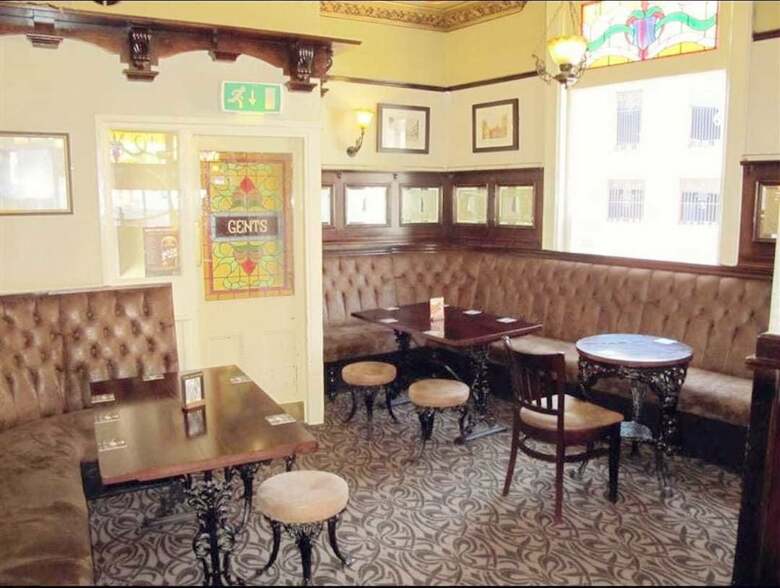 Hostal The George Backpackers