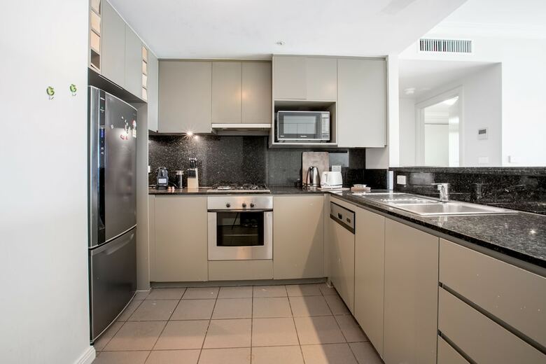 Russell St. Hotel Apartment