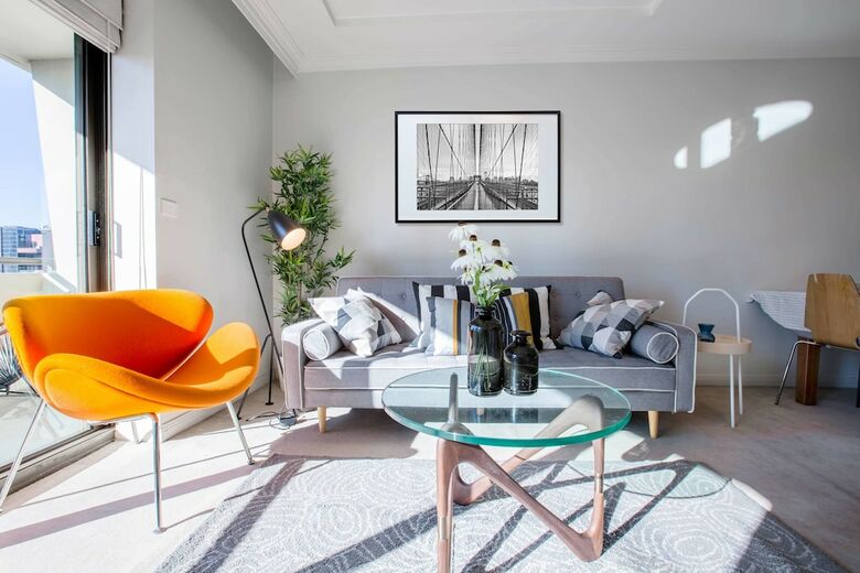 Russell St. Hotel Apartment