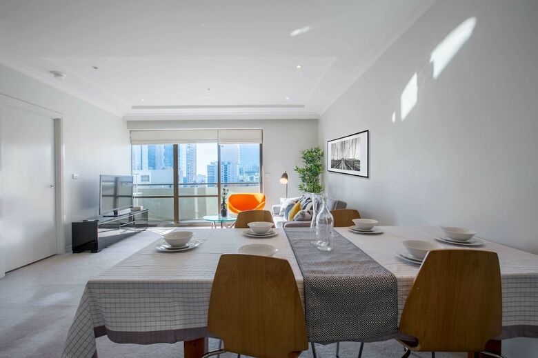 Russell St. Hotel Apartment