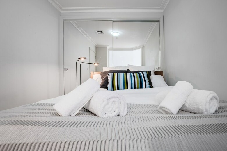 Russell St. Hotel Apartment