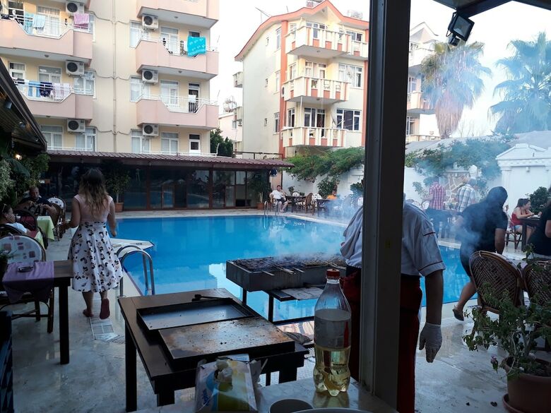 Orient Apart Hotel