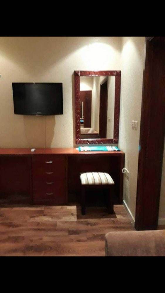 Nice Land Apart-hotel
