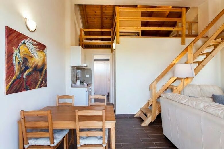 Arion Stables & Apartments