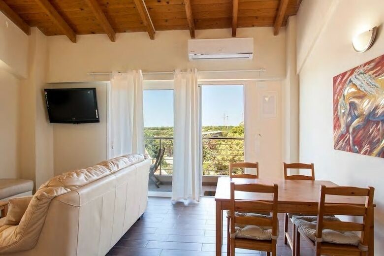 Arion Stables & Apartments