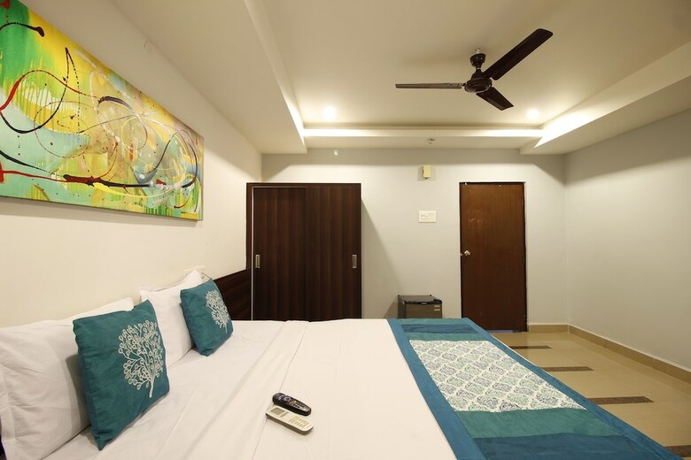 Hotel Nova Pride & Chennai Tiffins