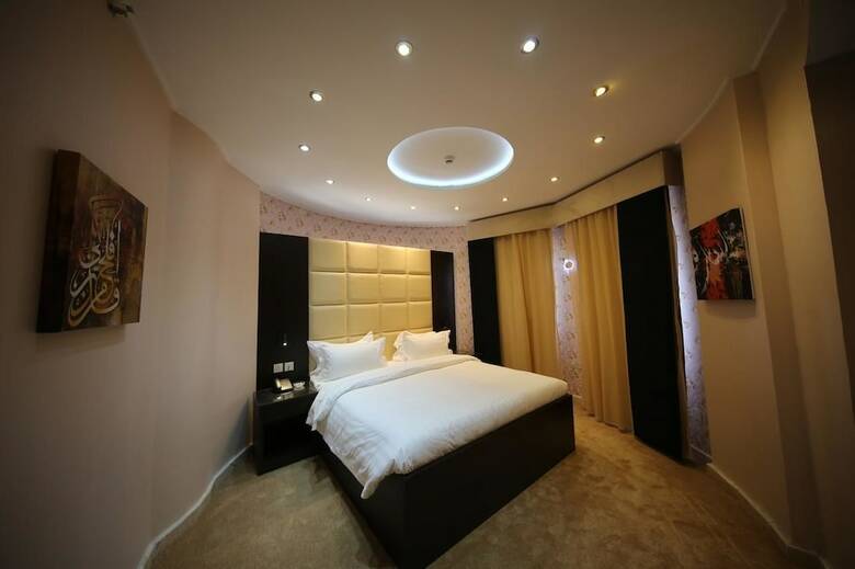 Hotel M Platinum