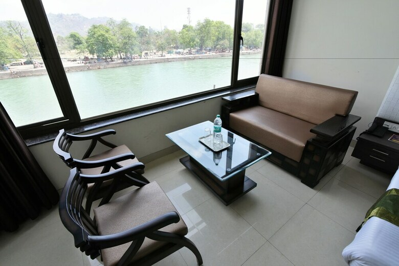 Hotel Anand Niketan By Bonjour - On The Ganges