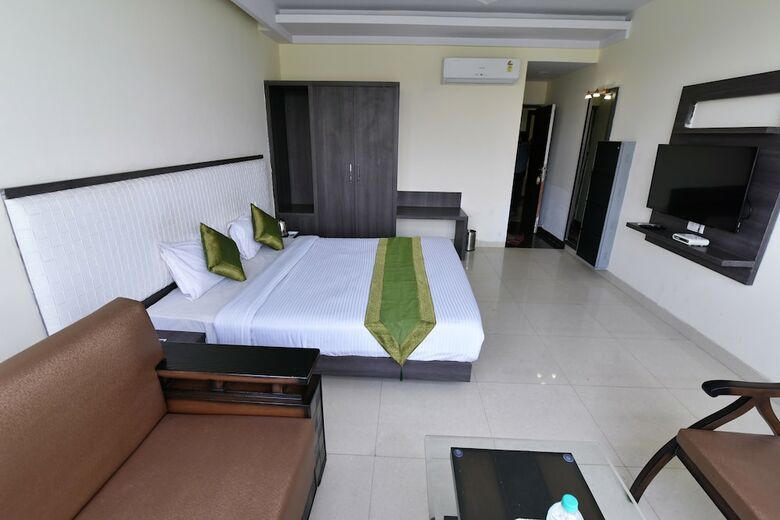Hotel Anand Niketan By Bonjour - On The Ganges