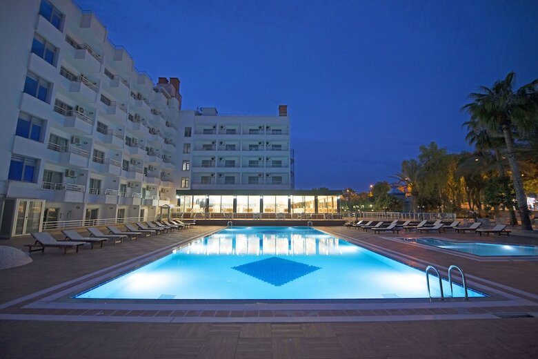 Ayma Hotel