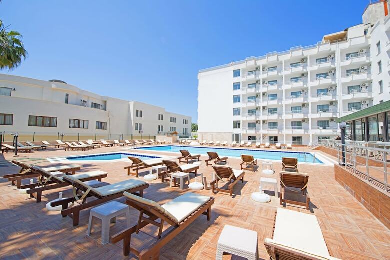 Ayma Hotel