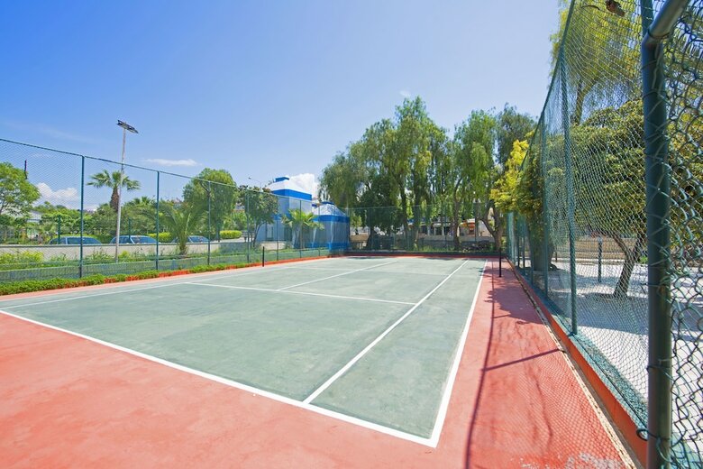 Ayma Hotel