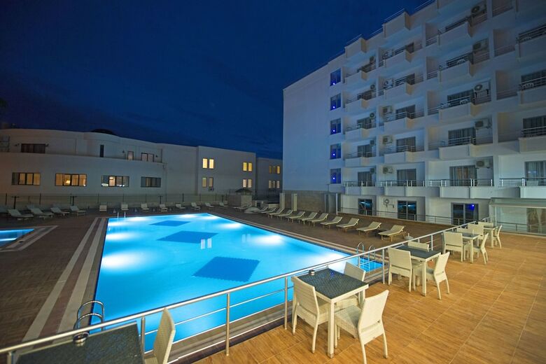 Ayma Hotel