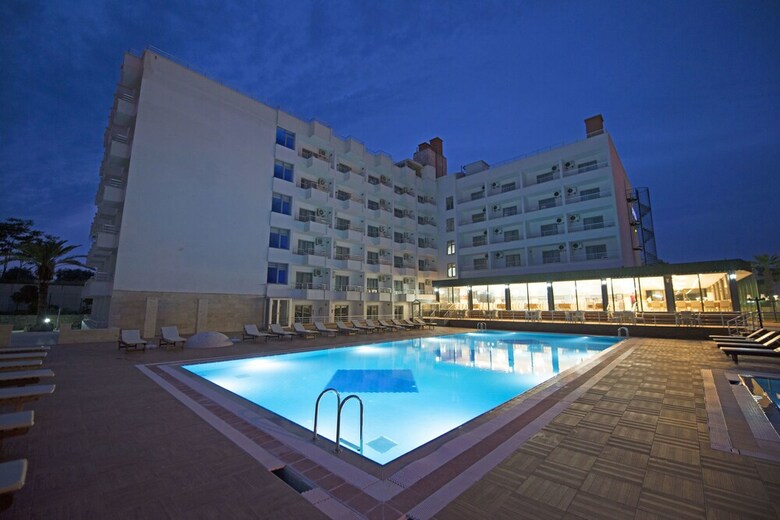 Ayma Hotel