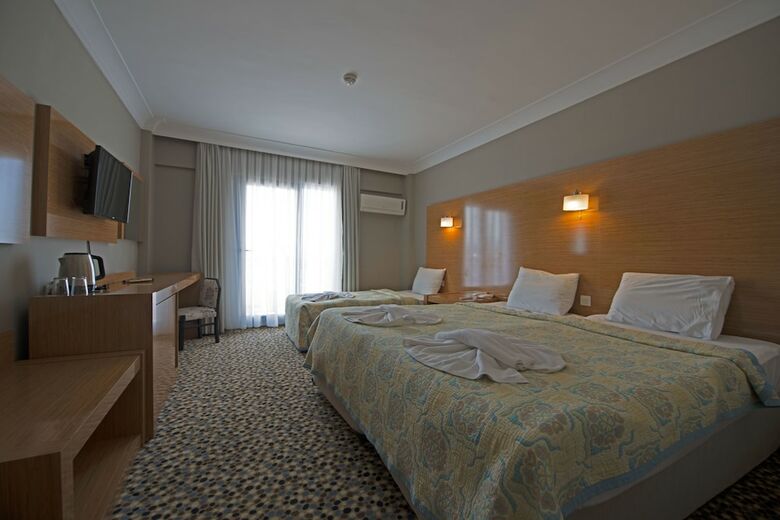 Ayma Hotel