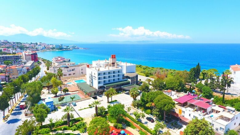 Ayma Hotel