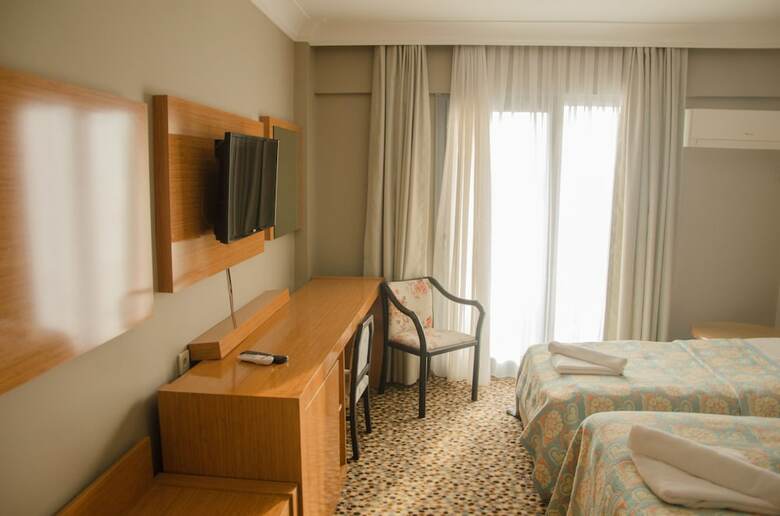 Ayma Hotel
