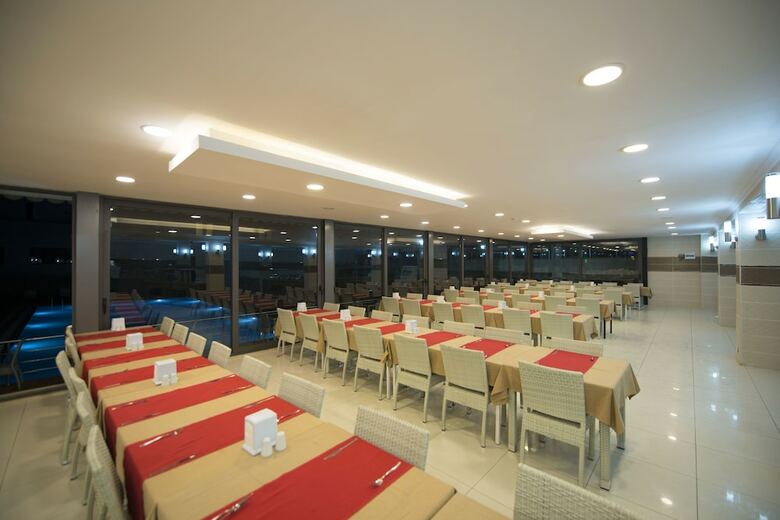 Ayma Hotel