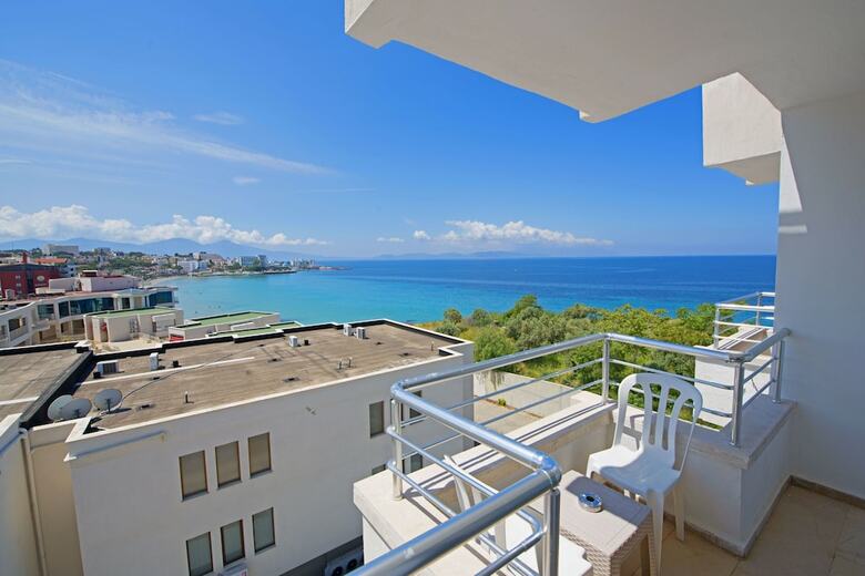 Ayma Hotel