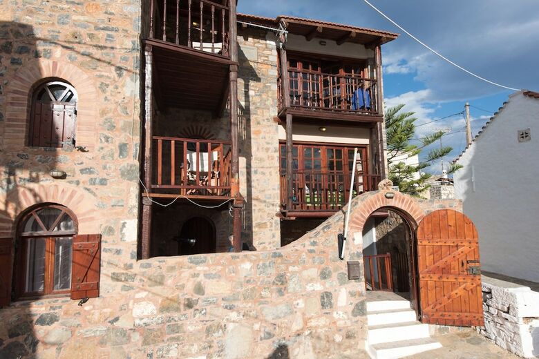 Homes Of Cretan Tradition