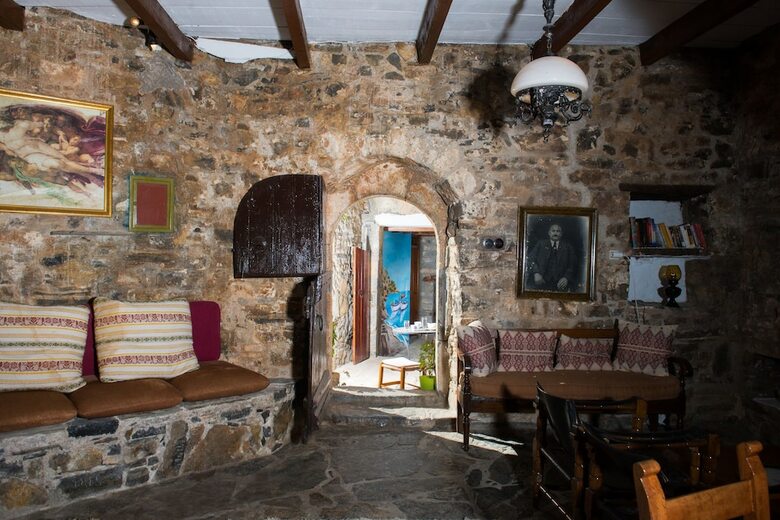 Homes Of Cretan Tradition