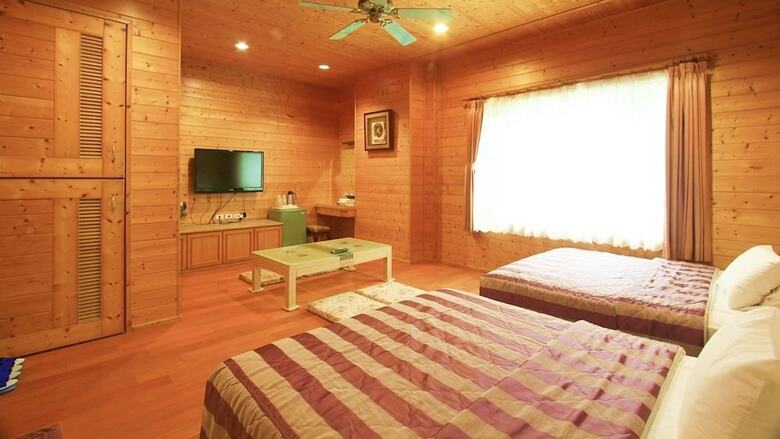Bed & Breakfast Hooja Hotel