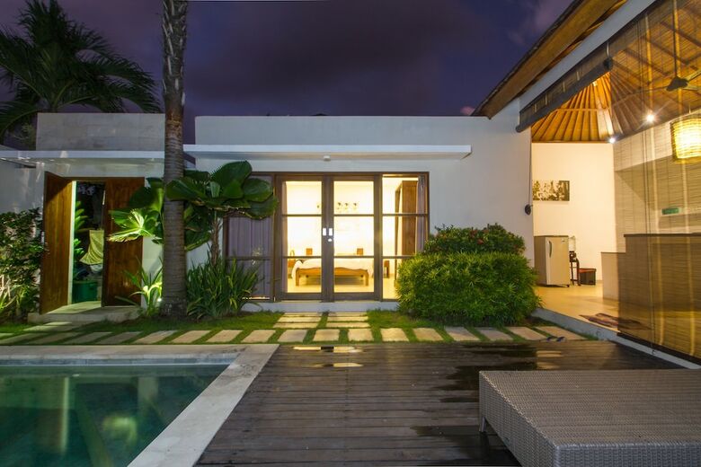 Hotel Echo Beach Villa & Apartment