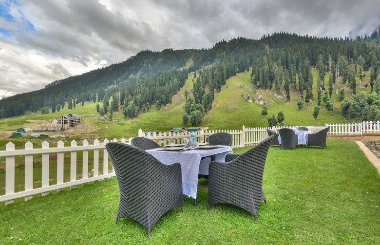 Hotel Village Walk