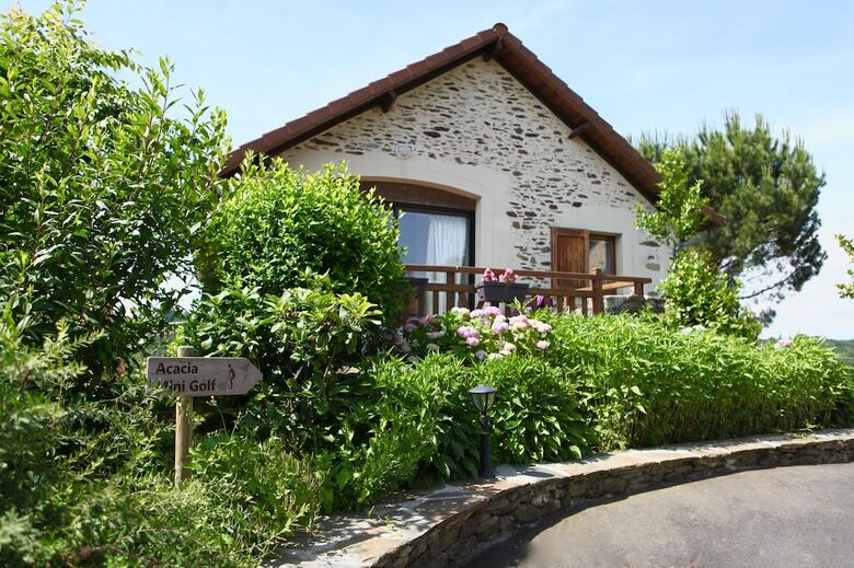 La Ferme Du Cayla - Next To A Golf Course