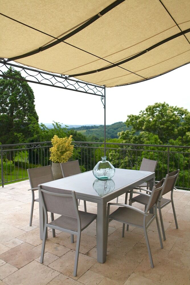 La Ferme Du Cayla - Next To A Golf Course