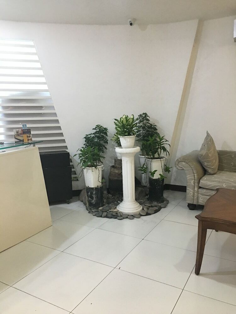 Hostal Robinland Residences - Hostel