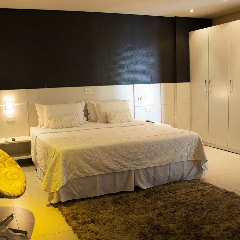 Golden Plaza Hotel