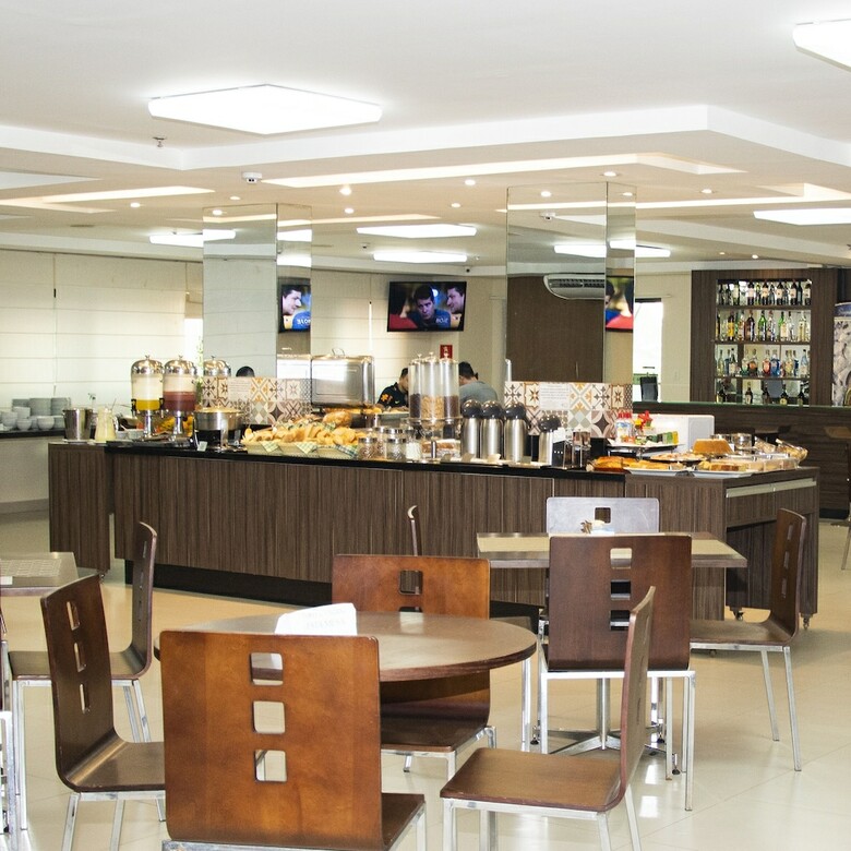 Golden Plaza Hotel