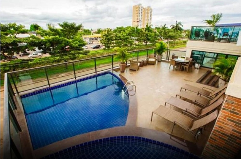 Golden Plaza Hotel