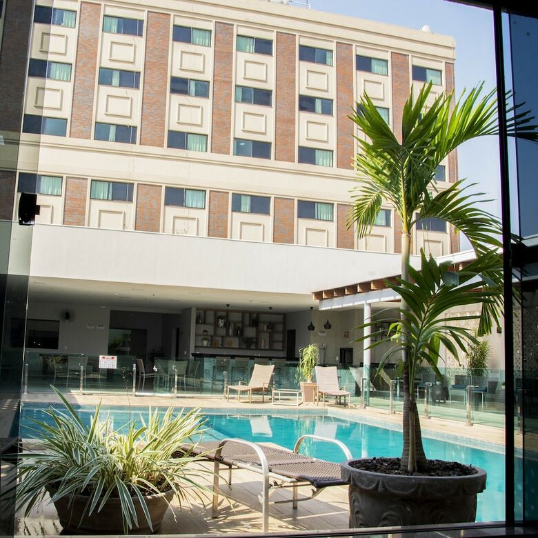 Golden Plaza Hotel