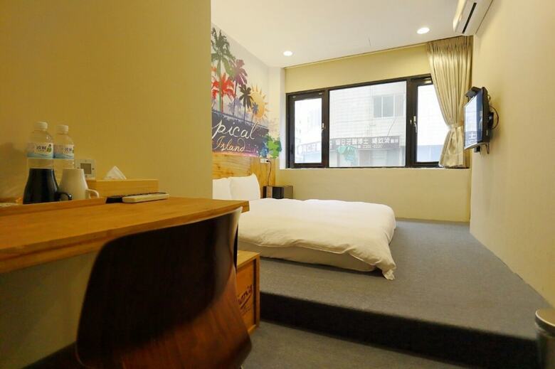 Hotel J2 Inn