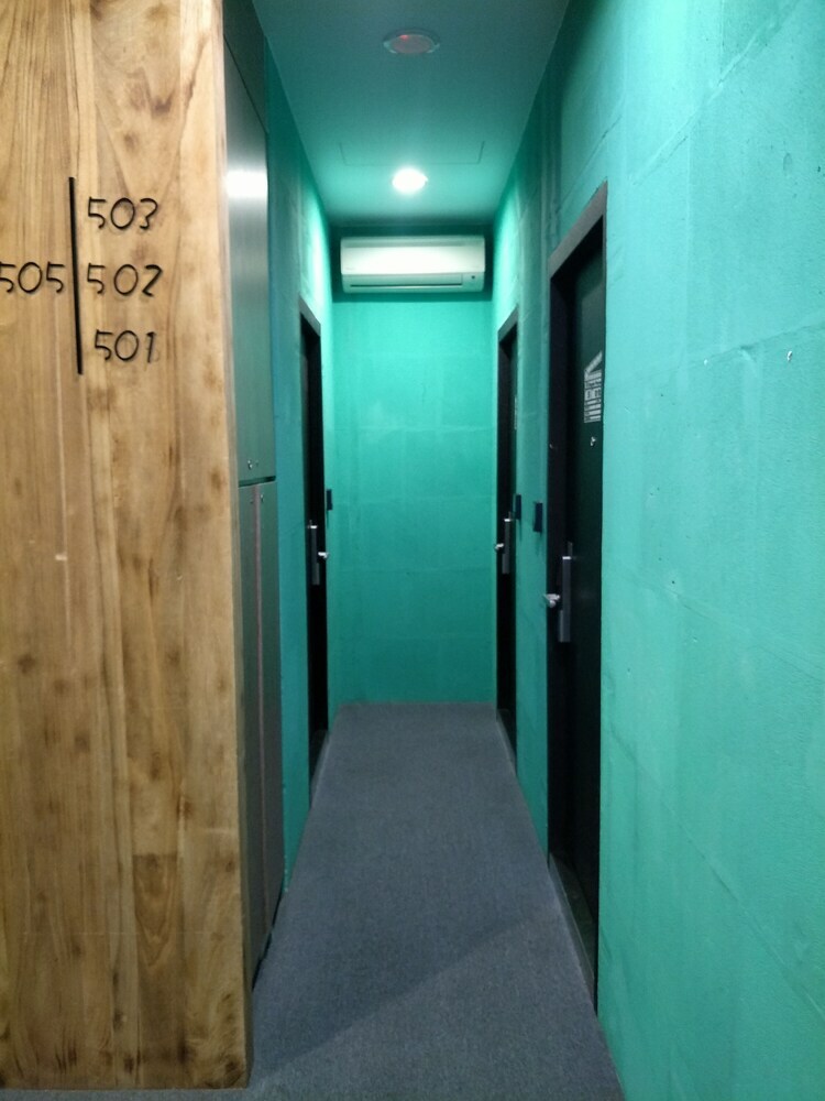 Hotel J2 Inn