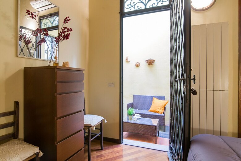 Florence Ariento Romantic Apartment