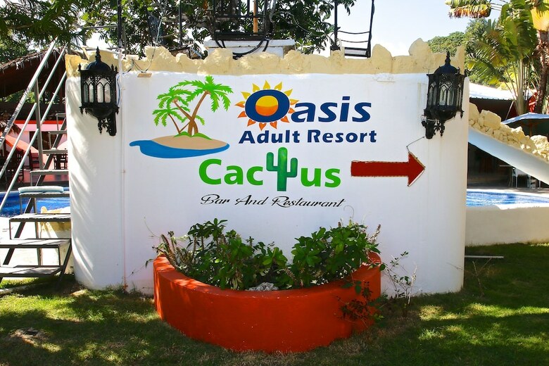 Hotel Oasis Adult Resort